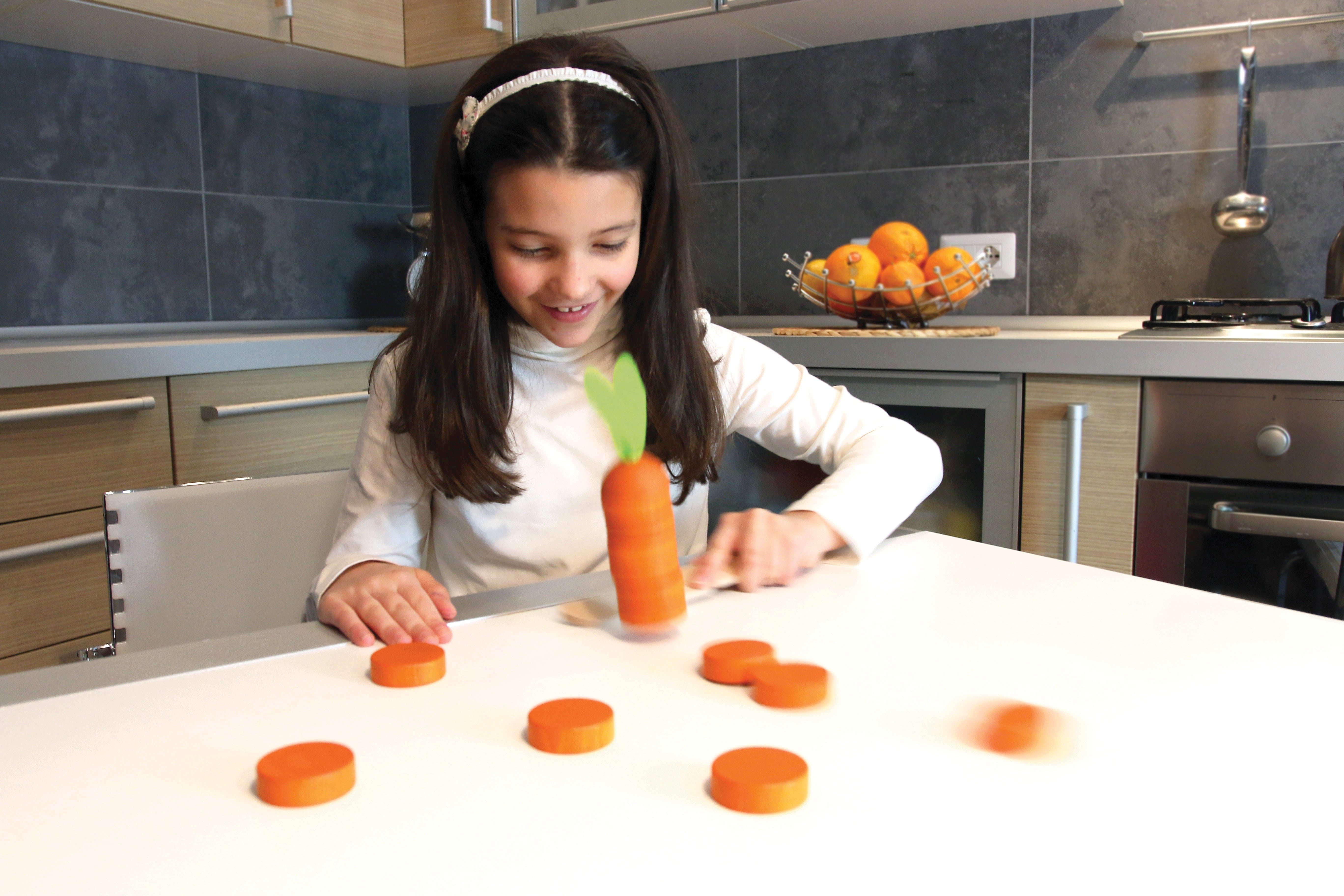 Milaniwood - Chop the Carrot Game - Milaniwood - littleyoyo.ca