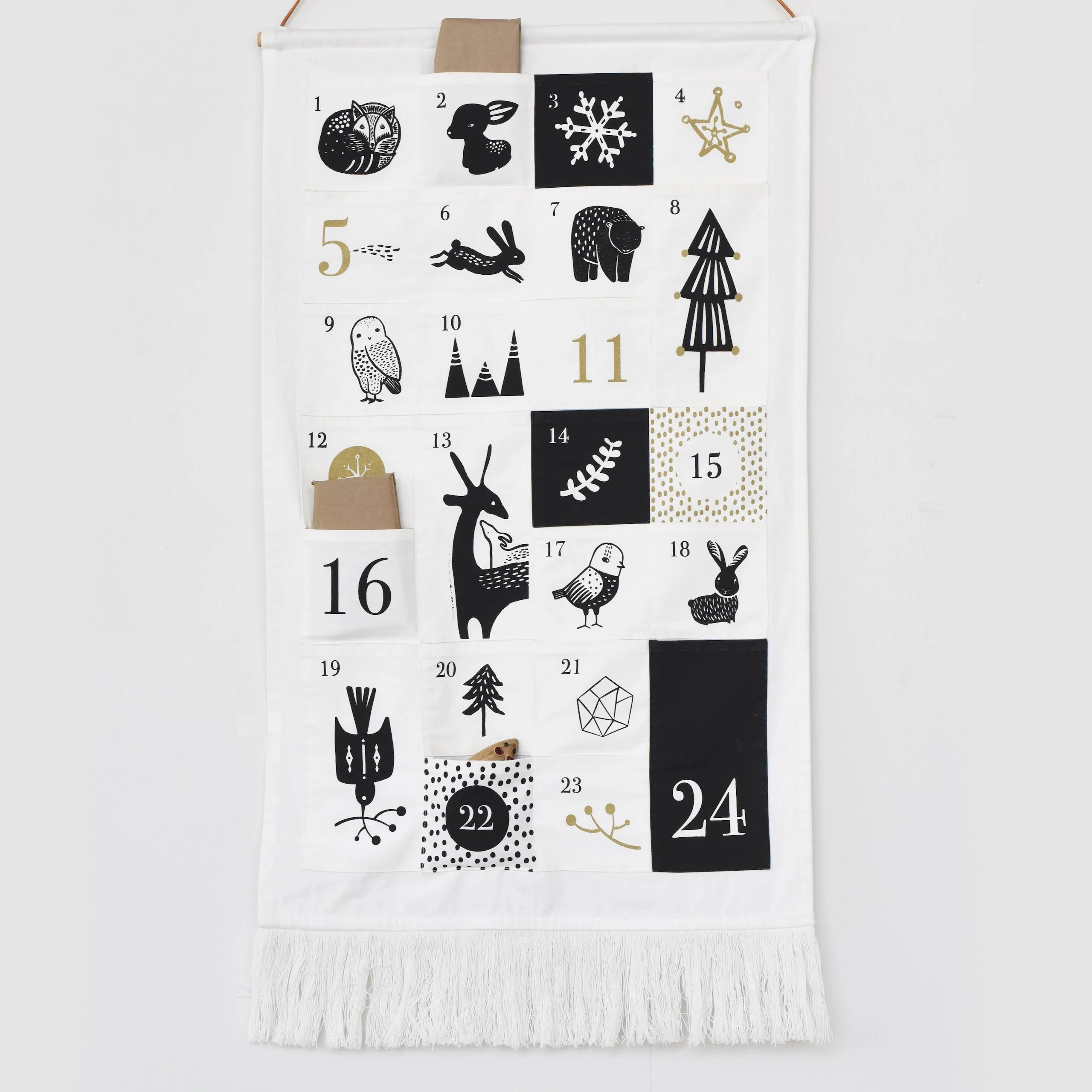 Wee Gallery - Advent Calendar - Winter Animals 24 Pocket - Wee Gallery - littleyoyo.ca