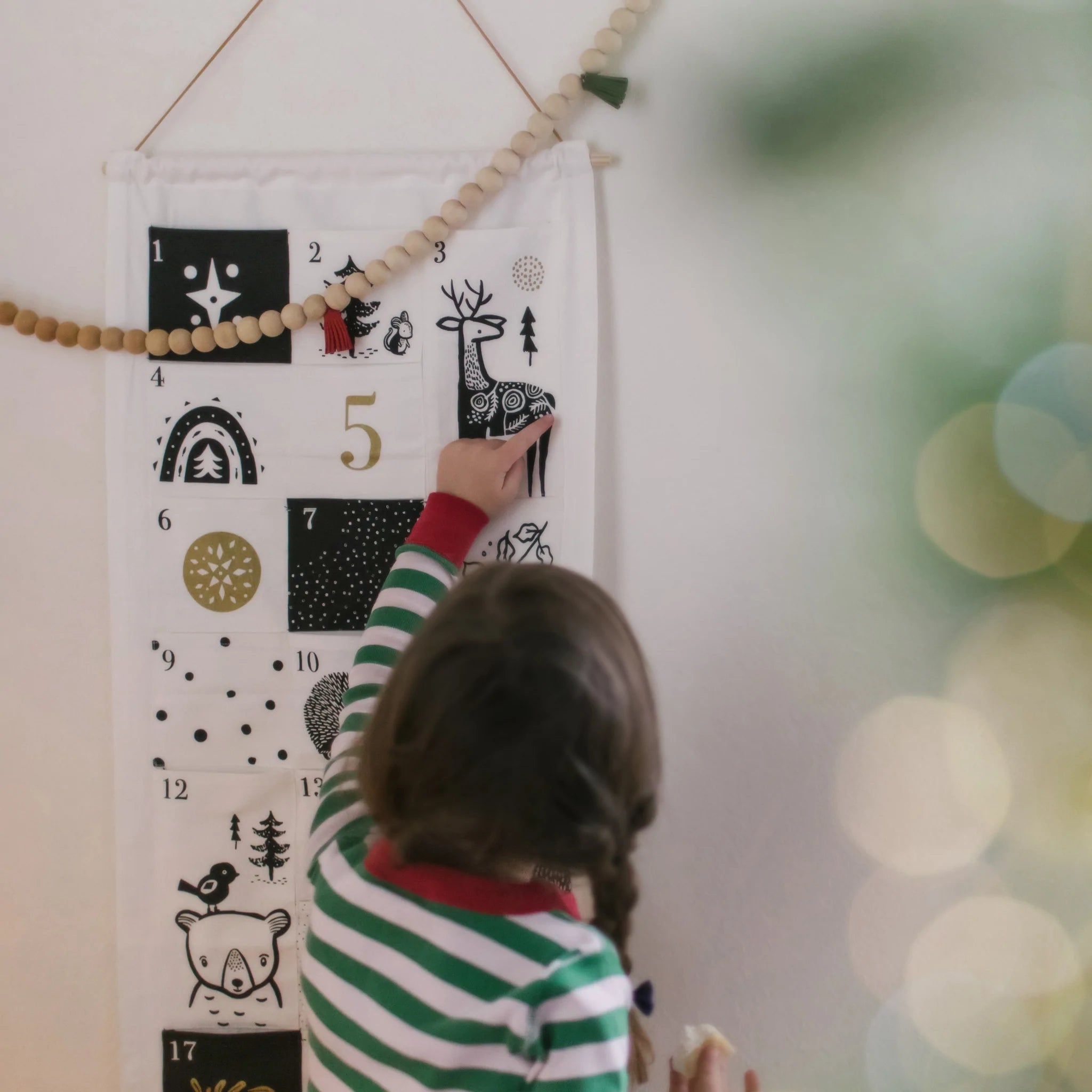 Wee Gallery - Advent Calendar - Festive Friends 24 Pocket - Wee Gallery - littleyoyo.ca