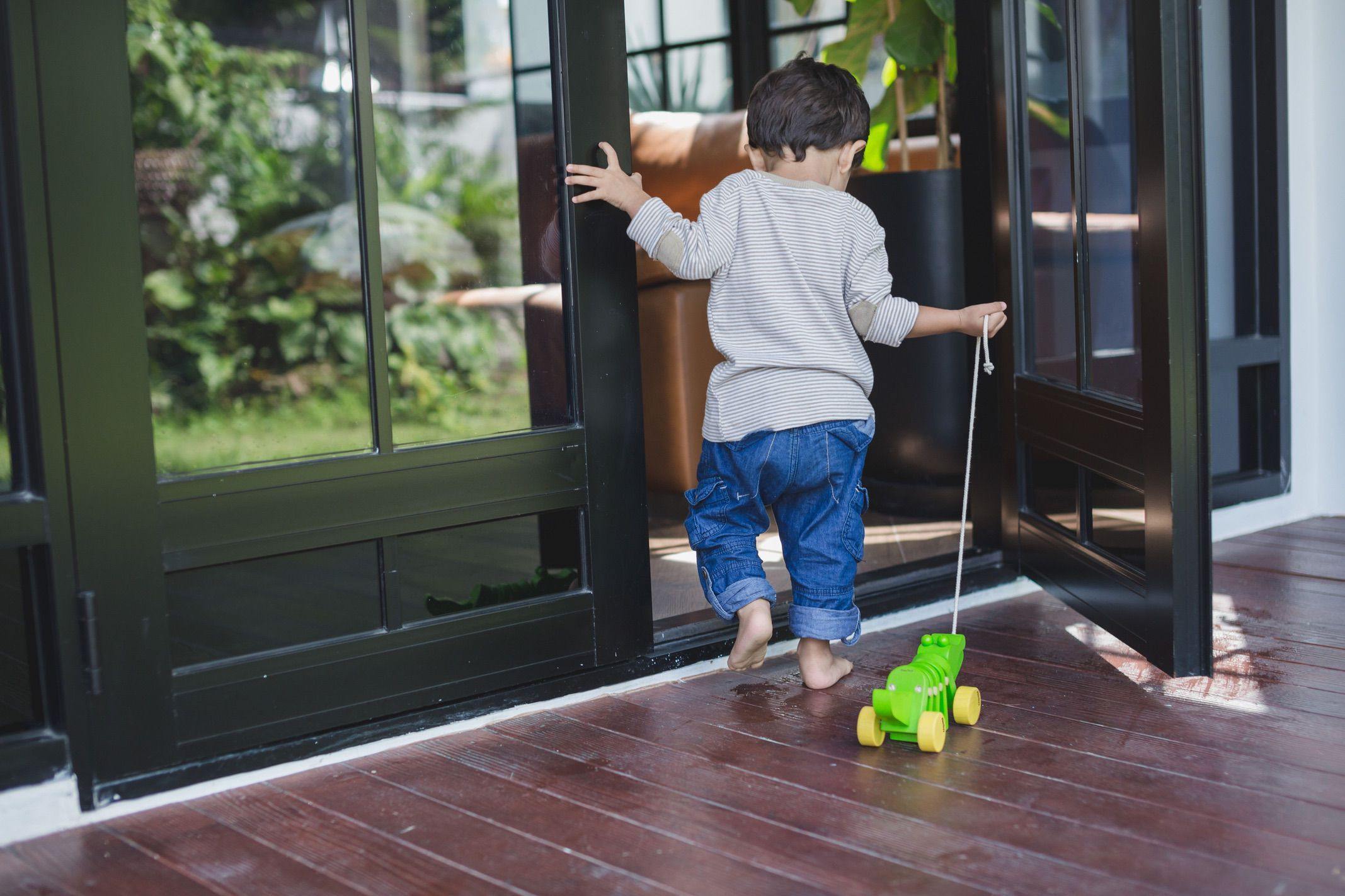 PlanToys - Dancing Alligator - PlanToys - littleyoyo.ca
