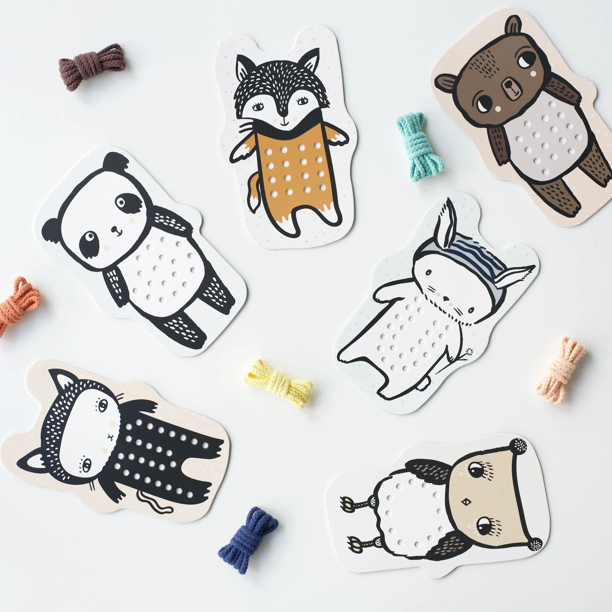 Wee Gallery - Lacing Cards - Baby Animals - Wee Gallery - littleyoyo.ca
